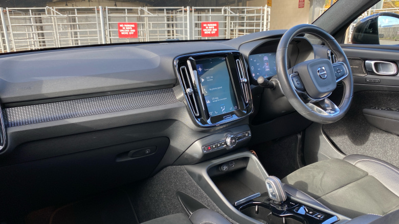 Volvo Xc40 2.0 T4 R DESIGN Pro 5dr Geartronic Petrol Estate